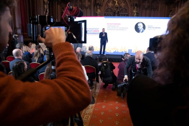 «Наша мета – комфортне місто для людей», – Кличко відкрив у Брюселі Київський інвестиційний форум