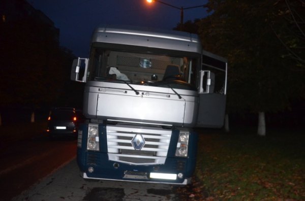 Волинянин віддав фуру активістам. ФОТО