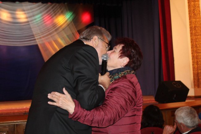 Поцілунки та гуморески: як волиняни святкували Міжнародний день людей похилого віку