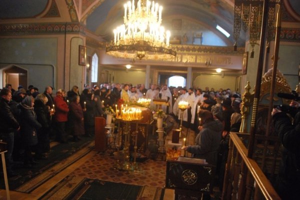 У Ківерцях попрощалися із загиблим в зоні АТО бійцем Ігорем Скірою. ФОТО