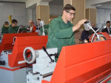 В одному з волинських ліцеїв запрацював центр із обробки металів. ВІДЕО