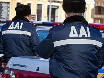 На Львівщині кажуть, що через інспекторів ДАІ померли троє людей. ВІДЕО