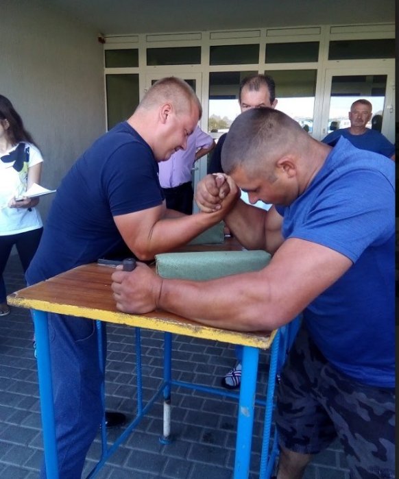 Як волинські лісівники силою мірялися. ФОТО