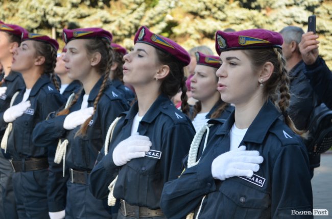 Майбутні правоохоронці: у Луцьку посвятили в ліцеїсти 75 юнаків та дівчат. ФОТО