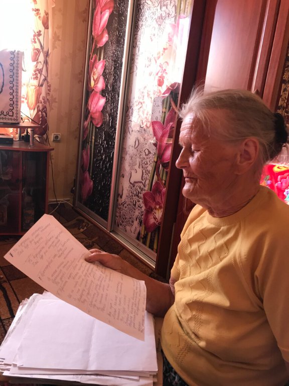 Волинянка у свої 80 років доглядає за домашнім господарством та обробляє городи 