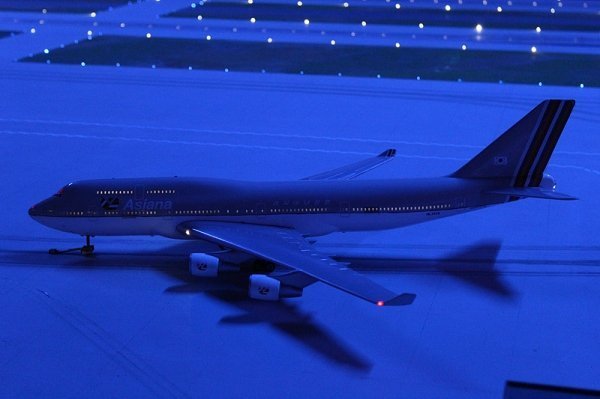 До зльоту готується літак