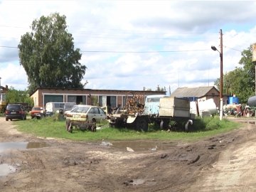 Земельний дерибан: на Волині двоє підприємців не можуть поділити ділянку. ВІДЕО