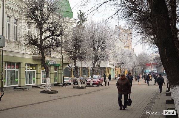 Передноворічний Луцьк убрався в іній. ФОТО