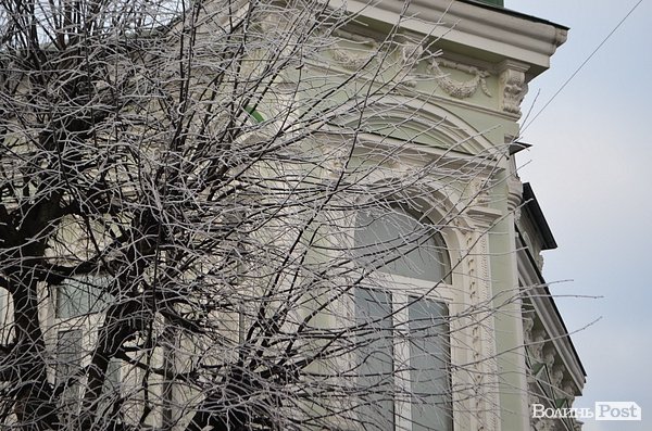 Передноворічний Луцьк убрався в іній. ФОТО