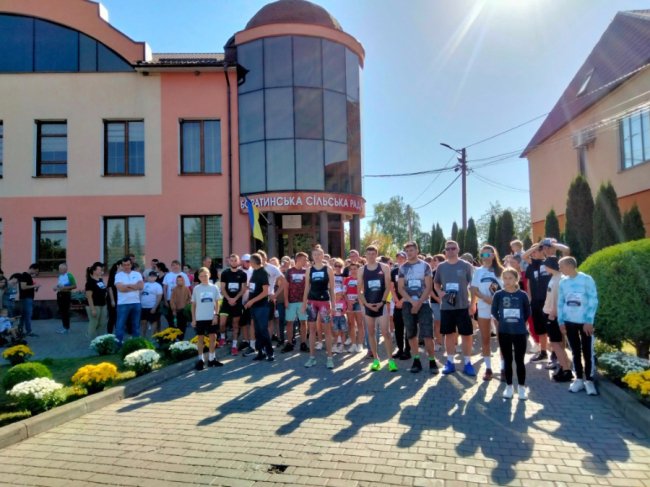 У Боратинській громаді вперше відбувся забіг пам’яті «Шаную воїнів, біжу за героїв України»