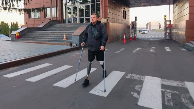 Волинянин після втрати ніг на війні та 20 операцій повернувся працювати на завод. ВІДЕО