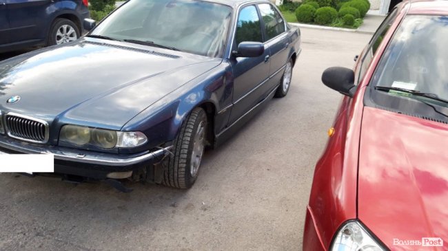 Під Луцьком авто «на бляхах» розбило BMW: шукають свідків