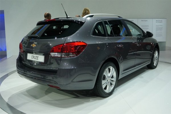  Chevrolet обладнав модель Cruze кузовом «універсал»