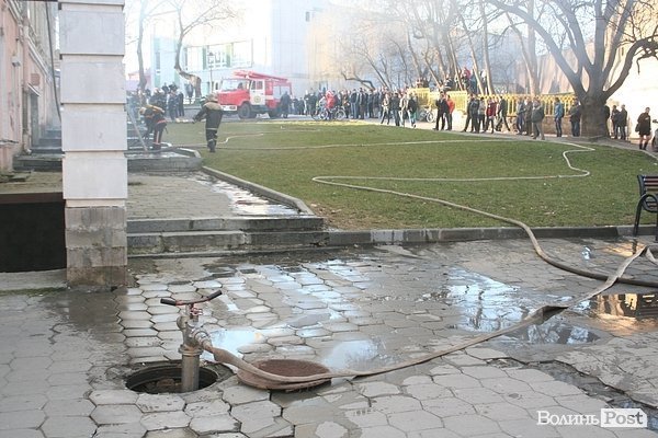 Пожежа в центрі Луцька. ФОТОРЕПОРТАЖ
