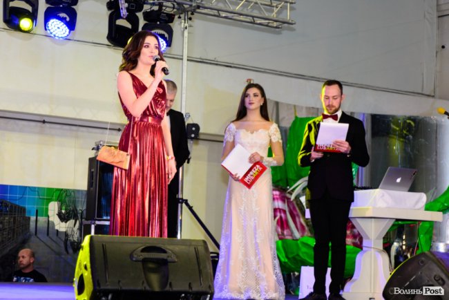 Вишукані наряди і граційні танці: у Луцьку відбулася головна світська подія весни. ФОТО