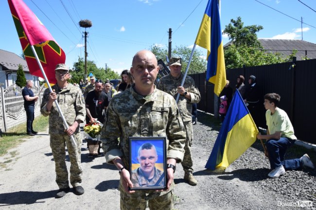 На Волині попрощалися з прикордонником Іллею Добринюком, який загинув біля Авдіївки. ФОТО