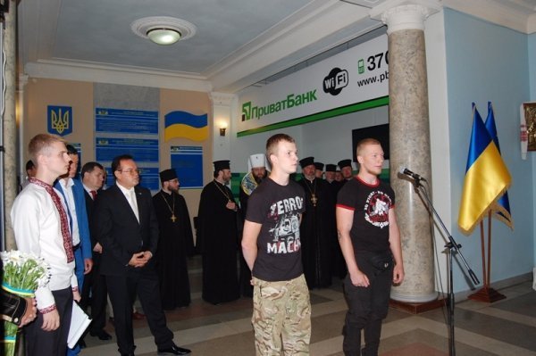 У виші Луцька відкрили меморіальну дошку на честь загиблих в АТО студентів. ФОТО.ВІДЕО