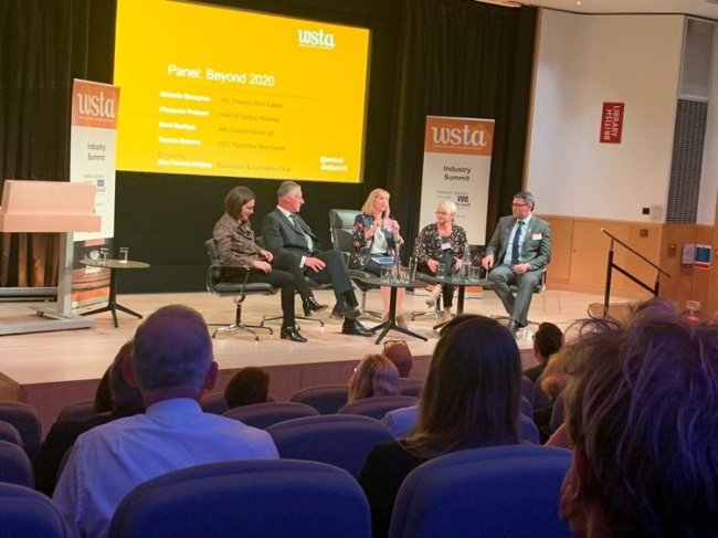 Горілку луцького виробництва презентували на  2-ох міжнародних самітах. ФОТО