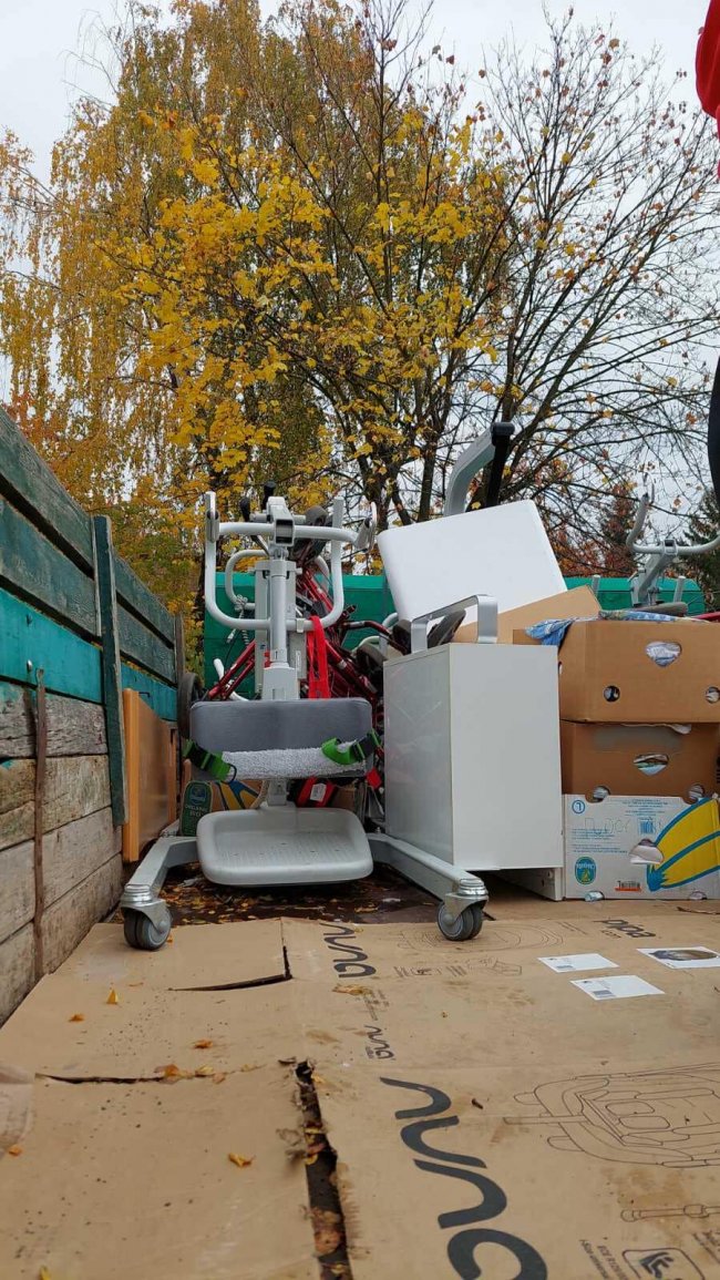 Ліжка, ходунці, інвалідні візки: у Луцьку міську клінічну лікарню передали допомогу. ФОТО