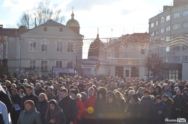 Загинув у день народження: Луцьк попрощався з воїном Віктором Лахаєм. ФОТОРЕПОРТАЖ