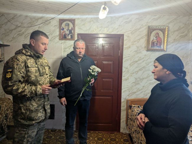 Рідних загиблих волинян вручили посмертні нагороди Героїв. ФОТО