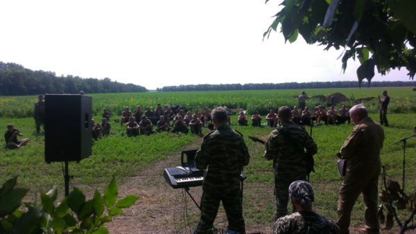 Бійців 51-ої бригади розважив волинський гурт. ФОТО