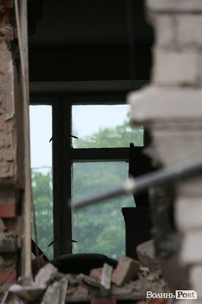 «Боялася ночувати, а дітей взагалі в квартиру не пустила», - жителька обваленого будинку 