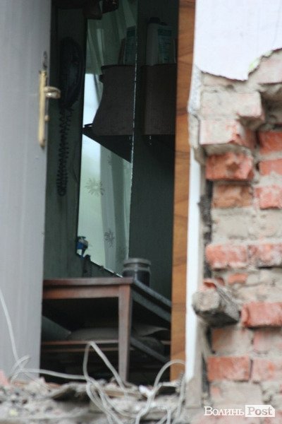 «Боялася ночувати, а дітей взагалі в квартиру не пустила», - жителька обваленого будинку 