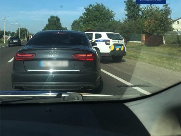 Під Луцьком за перевищення швидкості зловили водія Audi