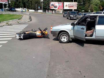 У  Луцьку ВАЗ збив мотоцикліста