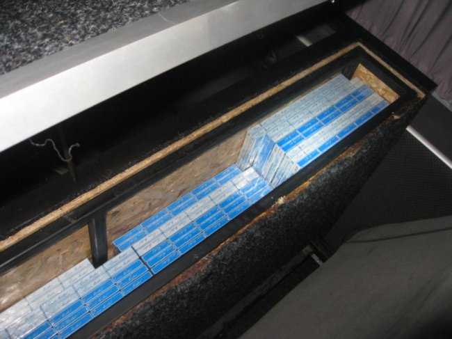 На Волині чоловік позбувся буса через контрабандне куриво