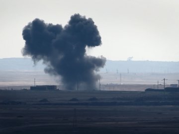 На кордоні Сирії та Туреччини збили російський військовий літак  