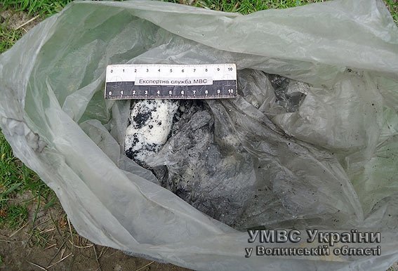 Правоохоронці вилучили у волинянина 400 грам вибухової речовини. ФОТО