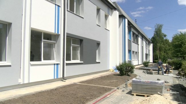 Навчальний корпус луцького університету перебудовують під житло для переселенців: коли завершать роботи