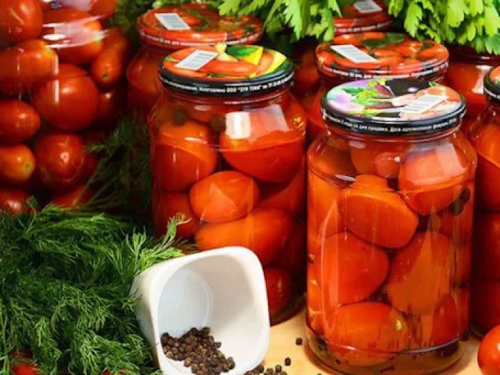 Мариновані помідори як у дитинстві: перевірений рецепт на зиму
