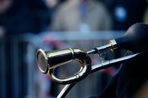 Автопробіг у Лондоні: вулицями міста проїхалося півтисячі раритетних авто. ФОТО. ВІДЕО