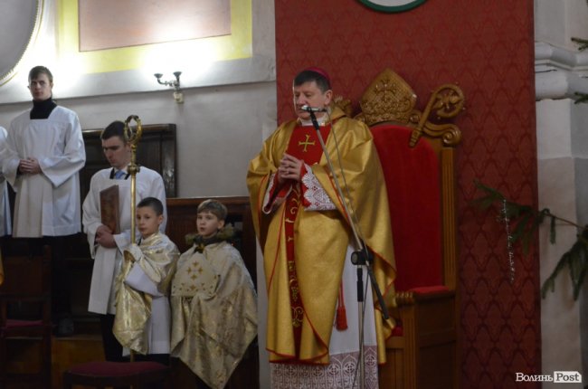 Магія Різдва: у луцькому соборі відбулося урочисте богослужіння. ФОТО