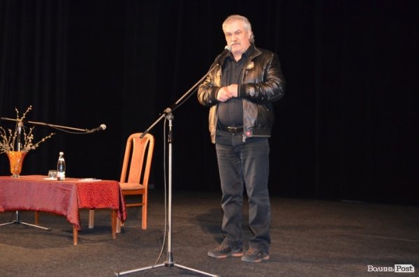 Шкляр у Луцьку розповів, чому Україні не потрібен Крим і Донбас. ФОТО