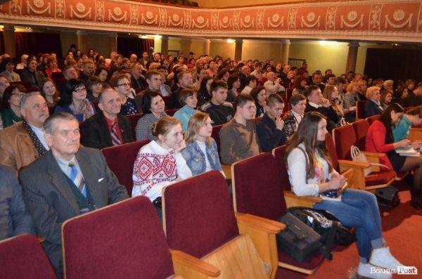 Шкляр у Луцьку розповів, чому Україні не потрібен Крим і Донбас. ФОТО
