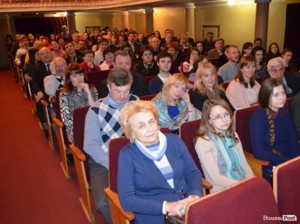 Шкляр у Луцьку розповів, чому Україні не потрібен Крим і Донбас. ФОТО