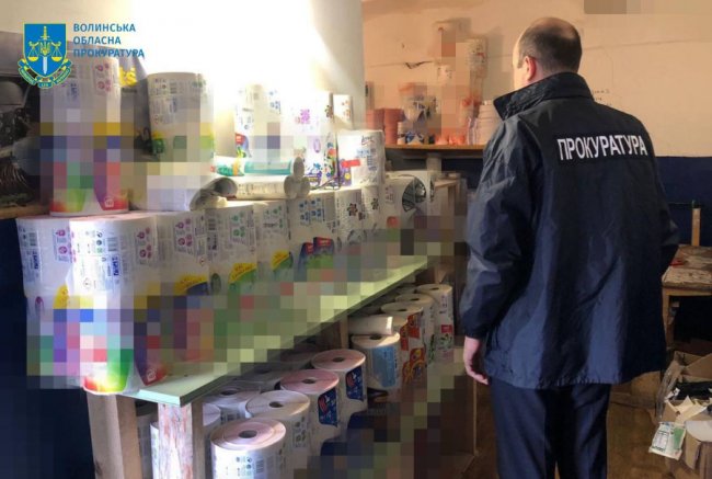 На Волині викрили цех, де виробляли підробні товари побутової хімії. ФОТО