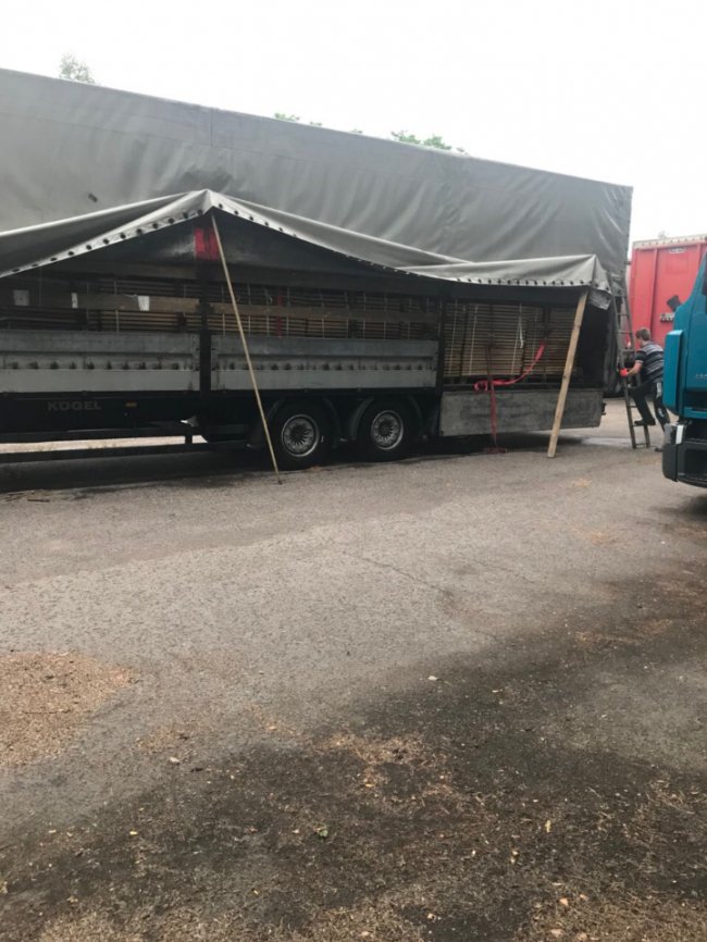 На «Ягодині» у волинського підприємця вилучили вантажівку з деревиною