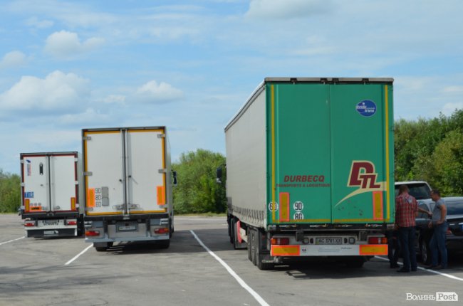 Місця для паркування фур