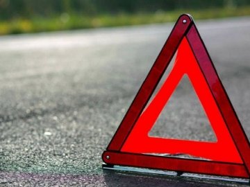 У селі під Луцьком  ВАЗ з’їхав у кювет: водій – у лікарні