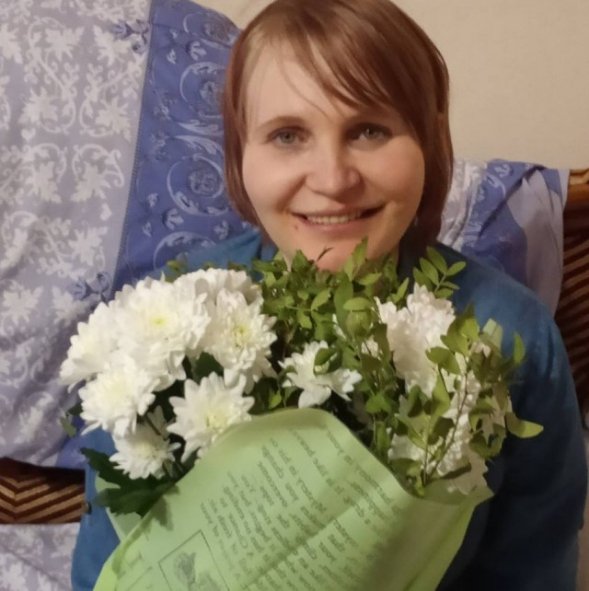 Прикута до ліжка волинянка завдяки хобі заробляє собі на лікування 