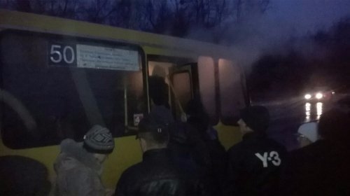 У Львові під час руху задимілася маршрутка з людьми