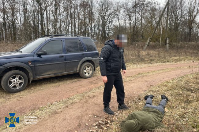 Два молодики за 120 тисяч гривень переправляли військовозобов'язаних чоловіків з Волині до Білорусі