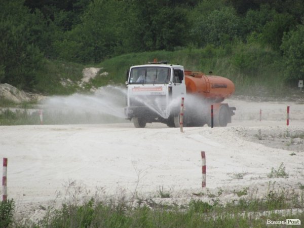 Під Луцьком змагалися автогонщики. ФОТО 