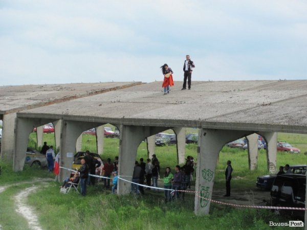 Під Луцьком змагалися автогонщики. ФОТО 