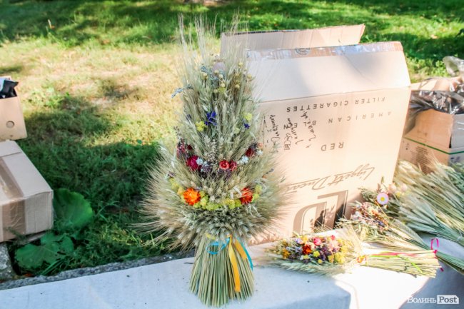 Різнобарв’я квітів та запашний мед: як у Луцьку святять «маковійчики». ФОТО